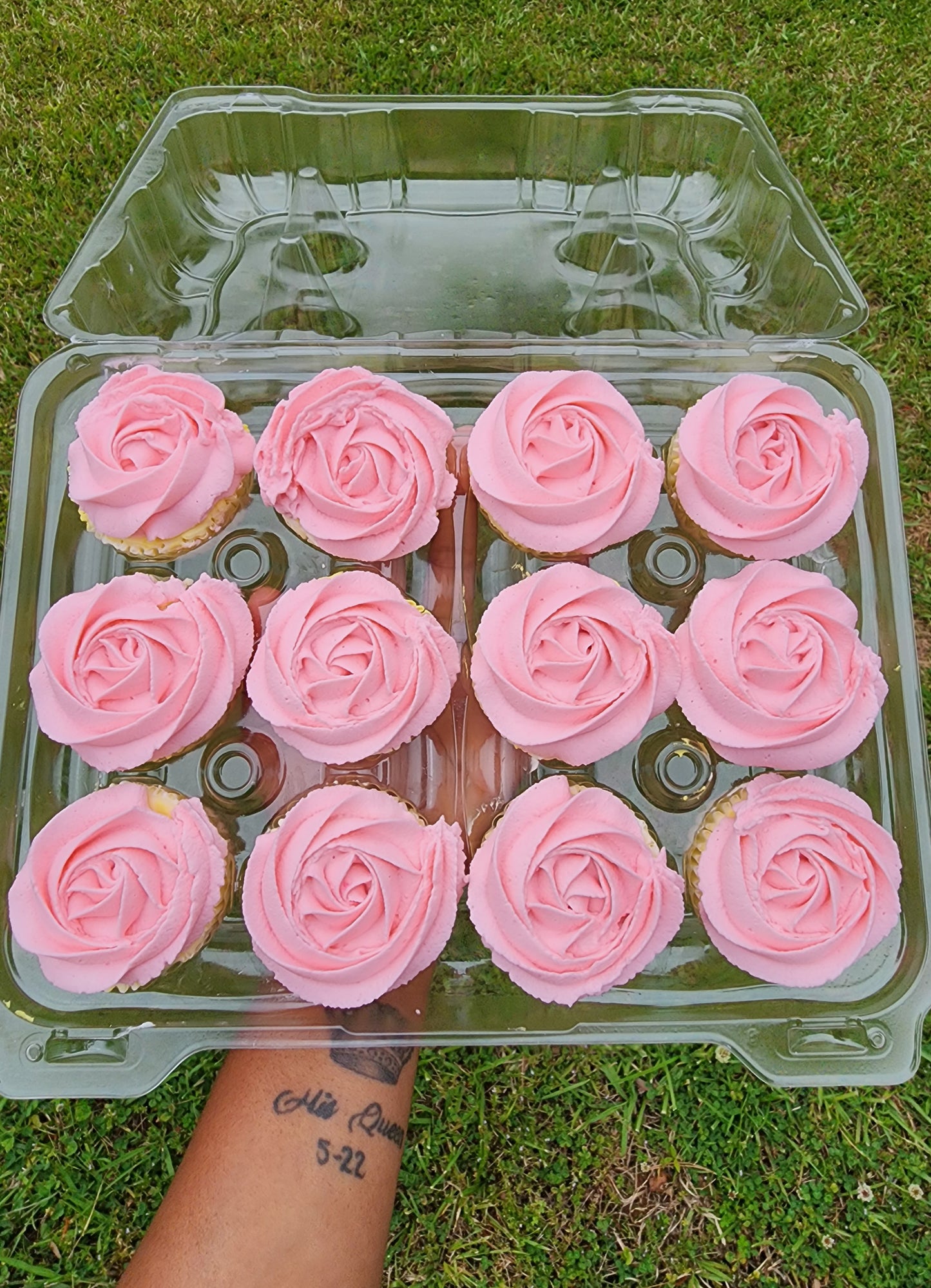 Dozen Rose Minis